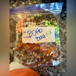 Mixed jewelry craft wearable lot approx 1.2 lbs